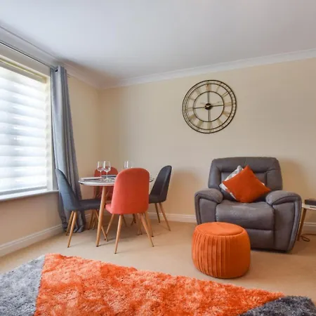 2 Bed In Oc-w1021