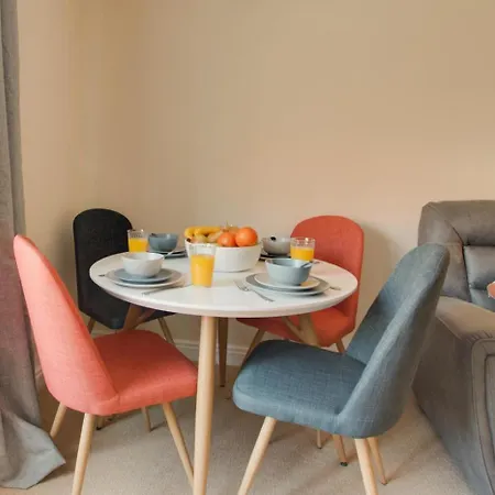 2 Bed In Oc-w1021 Appartamento